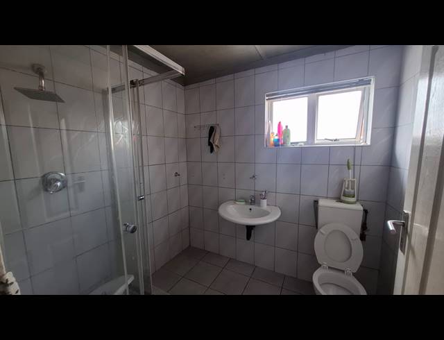 3 BEDROOM FREEHOLD FOR SALE IN WOODLANDS